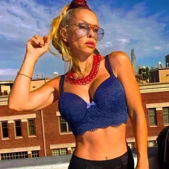 Victoria's Secret Other - Victoria Secret lined Demi Buste double size 34DD